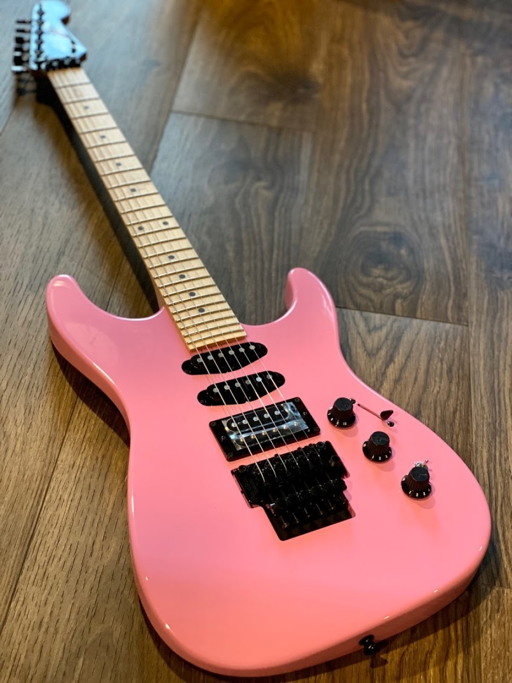 Fender Limited Edition HM Strat - Flash Pink